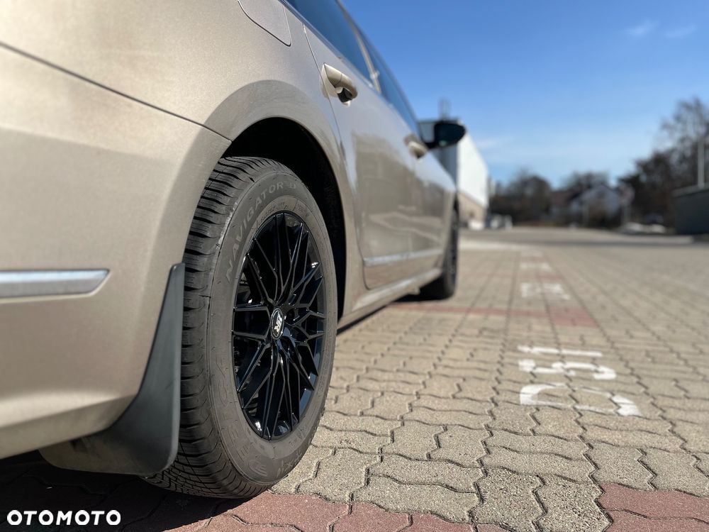 Volkswagen Passat 1.8 TSI (BlueMotion Technology) DSG Comfortline - 12