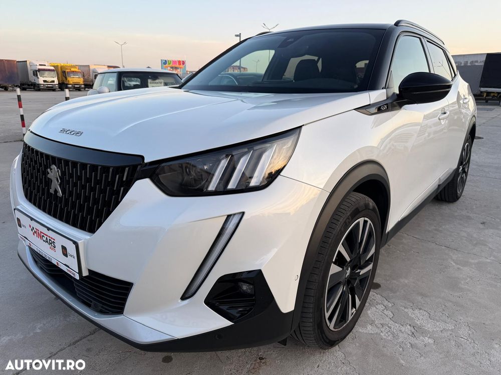 Peugeot 2008 PureTech 130 EAT8 GT Pack - 12