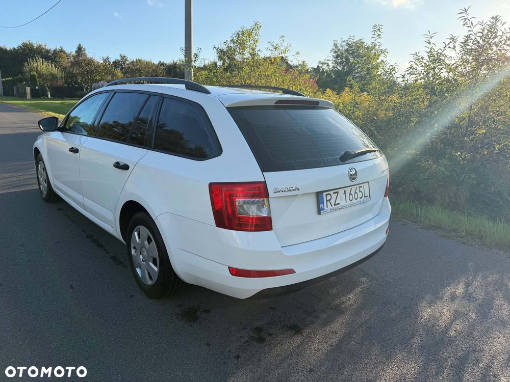 Skoda Octavia 1.6 TDI Active - 10