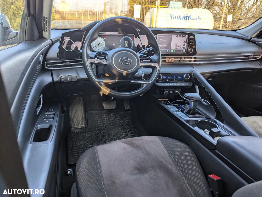 Hyundai Elantra 1.6 l 123 CP CVT Highway - 5