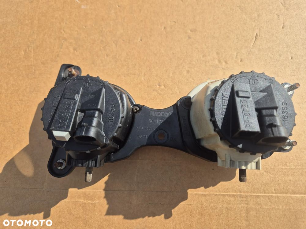 IVECO Stralis halogen prawy.OE.504173478. - 8