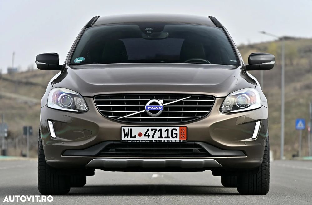 Volvo XC 60 D5 AWD Geartronic Summum - 8