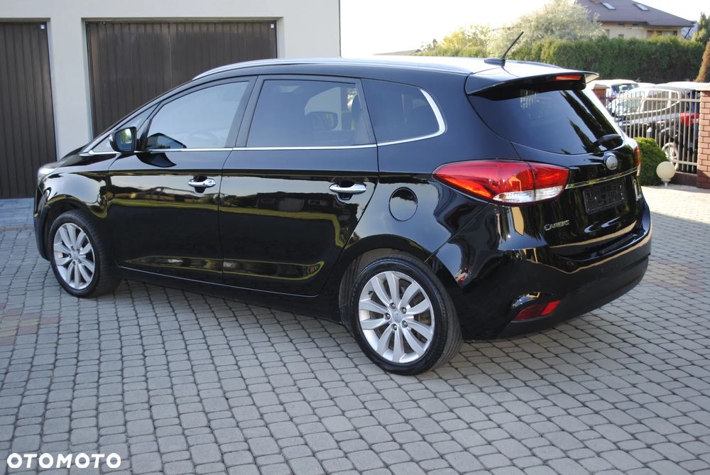 Kia Carens 1.7 CRDi 115 Dream Team Edition - 4