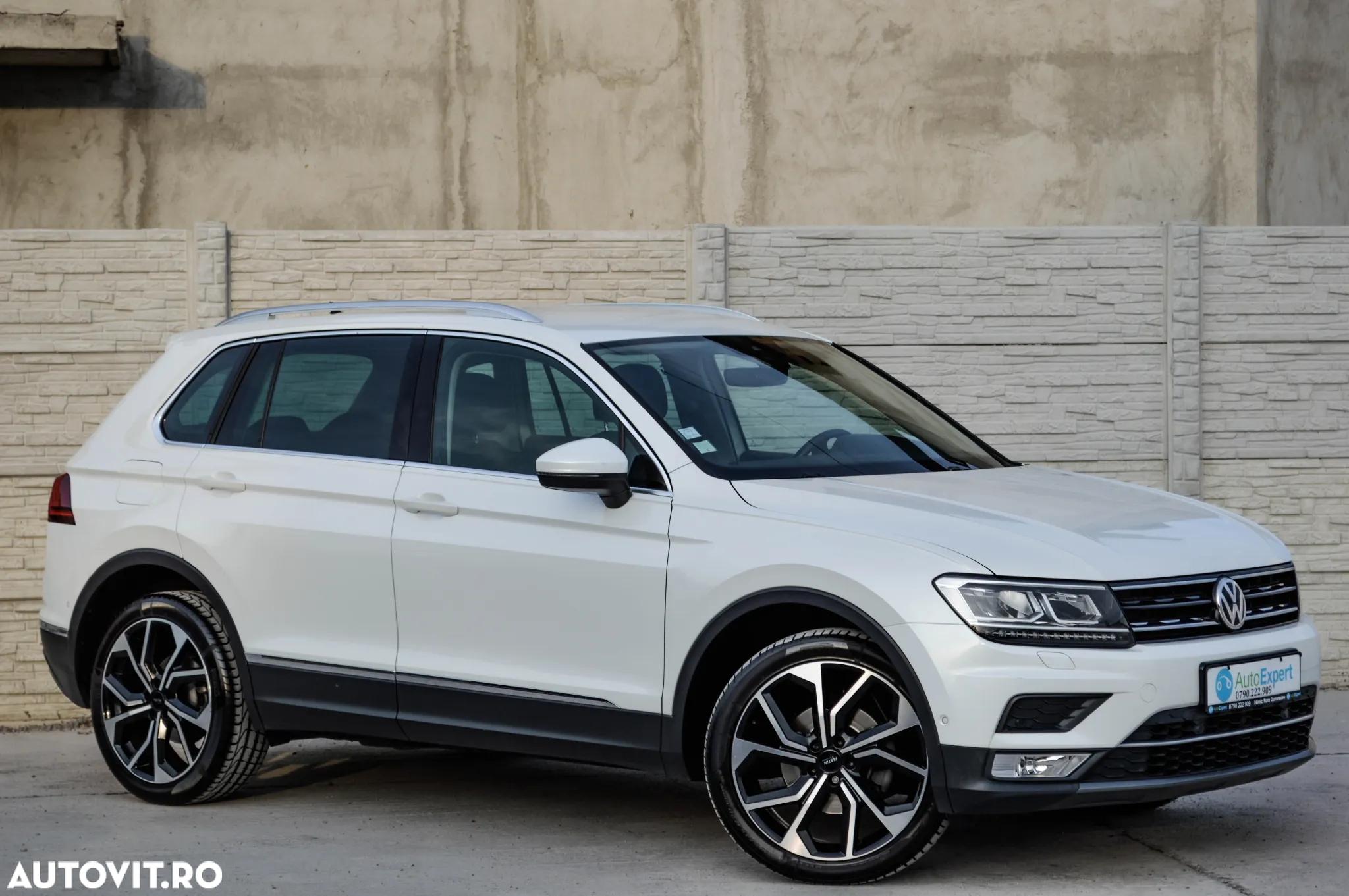 Volkswagen Tiguan 2.0 TDI 4Mot DSG Highline - 11