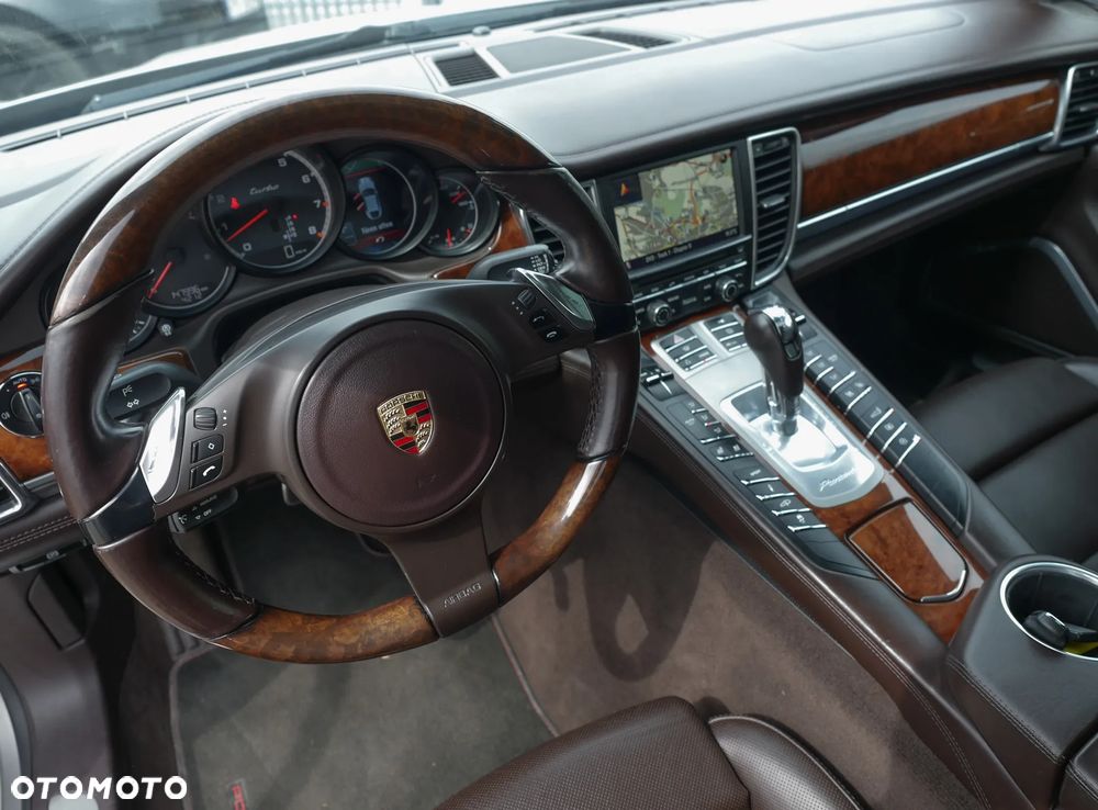 Porsche Panamera Turbo S PDK - 16