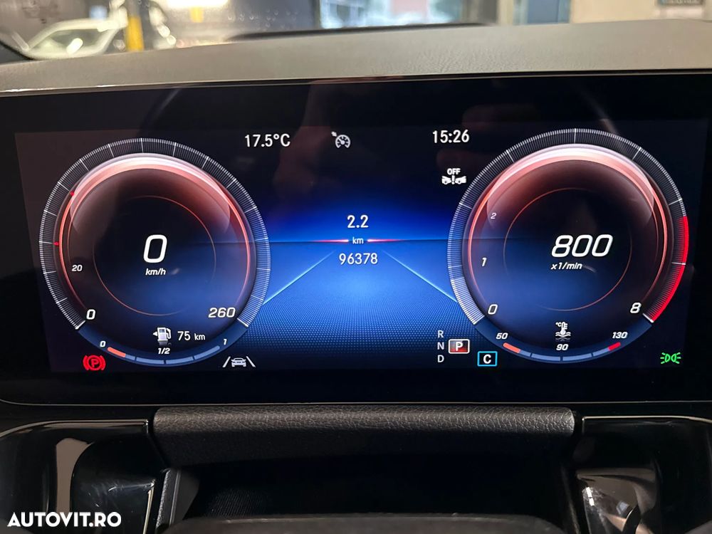 Mercedes-Benz GLA - 11