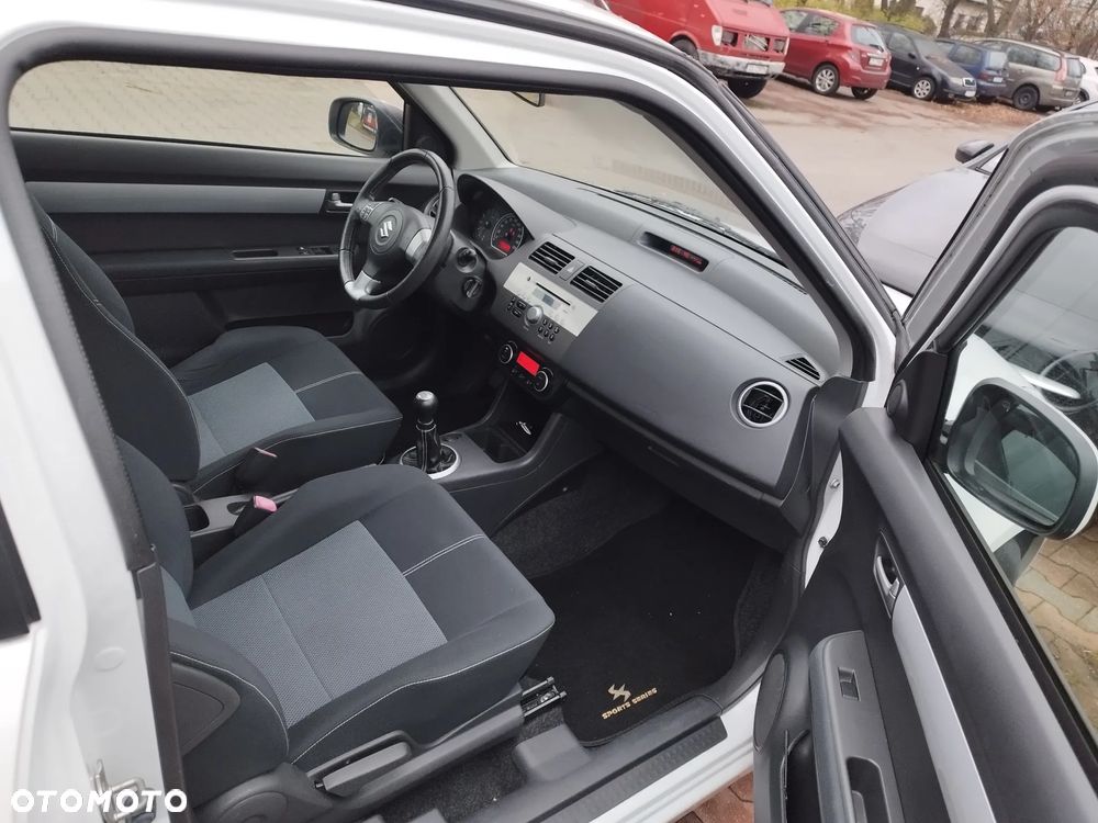 Suzuki Swift 1.3 GC - 17