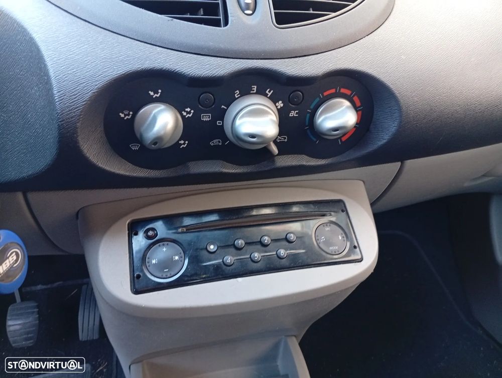Renault Twingo 1.2 16V Initale - 10