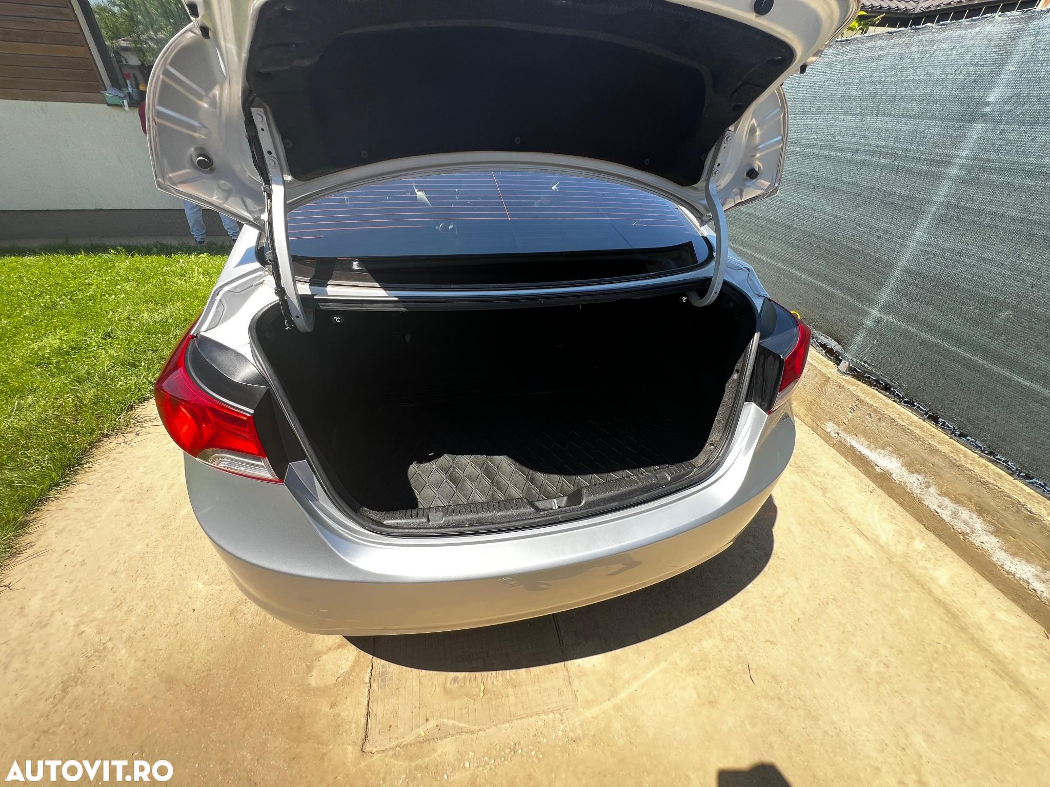 Hyundai Elantra 1.6 MPi Exclusive - 13