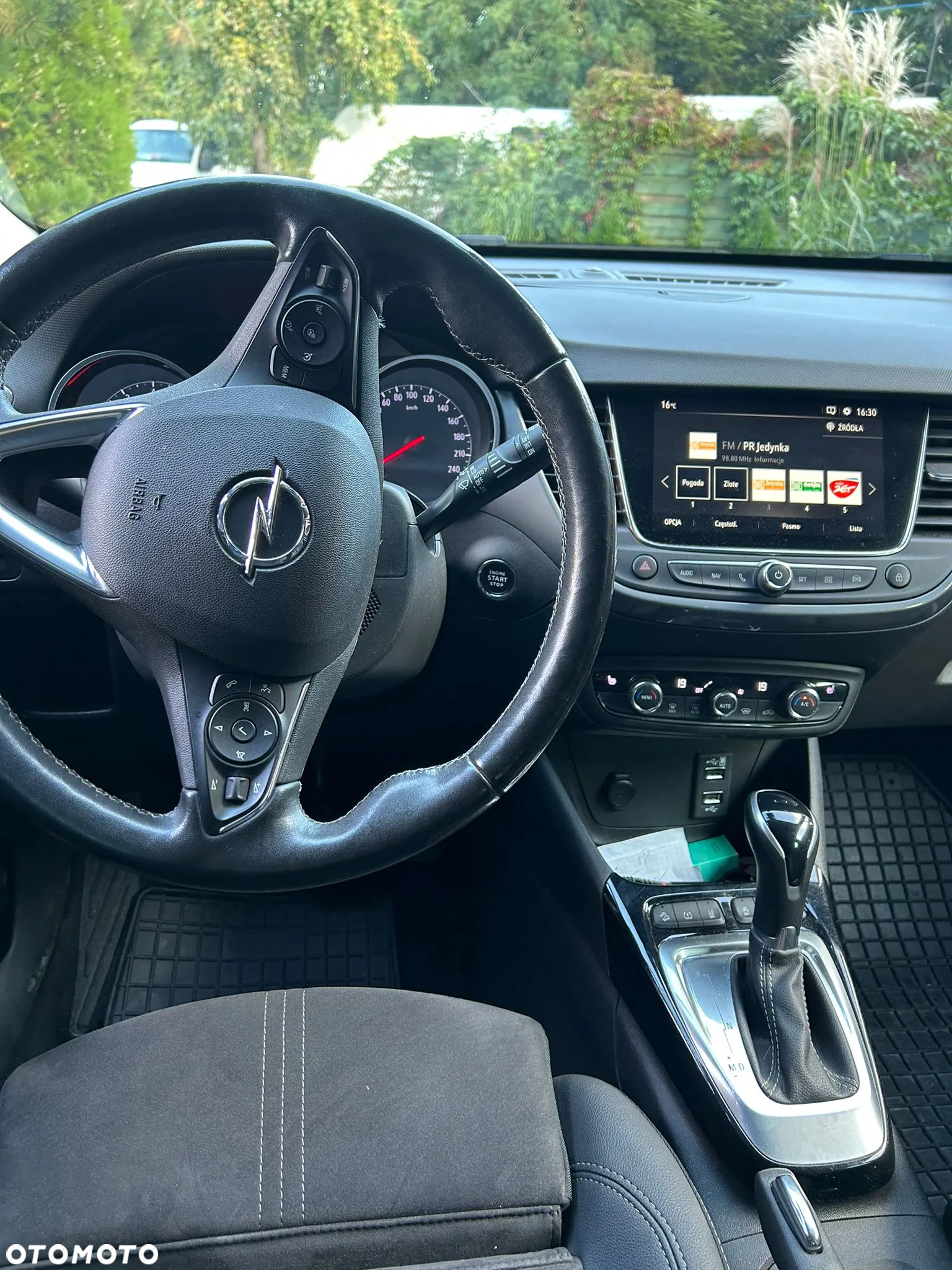 Opel Crossland X ver-1-2-t-elegance - 9