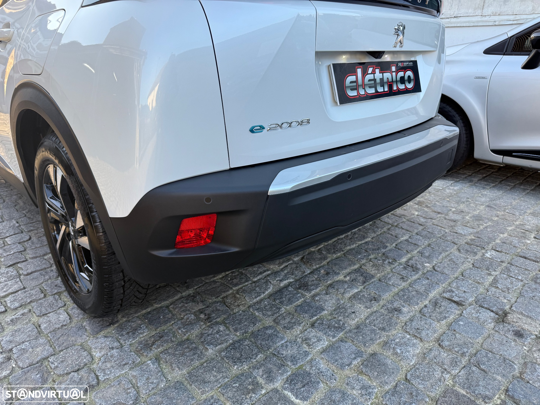 Peugeot e-2008 50 kWh Allure Pack - 42