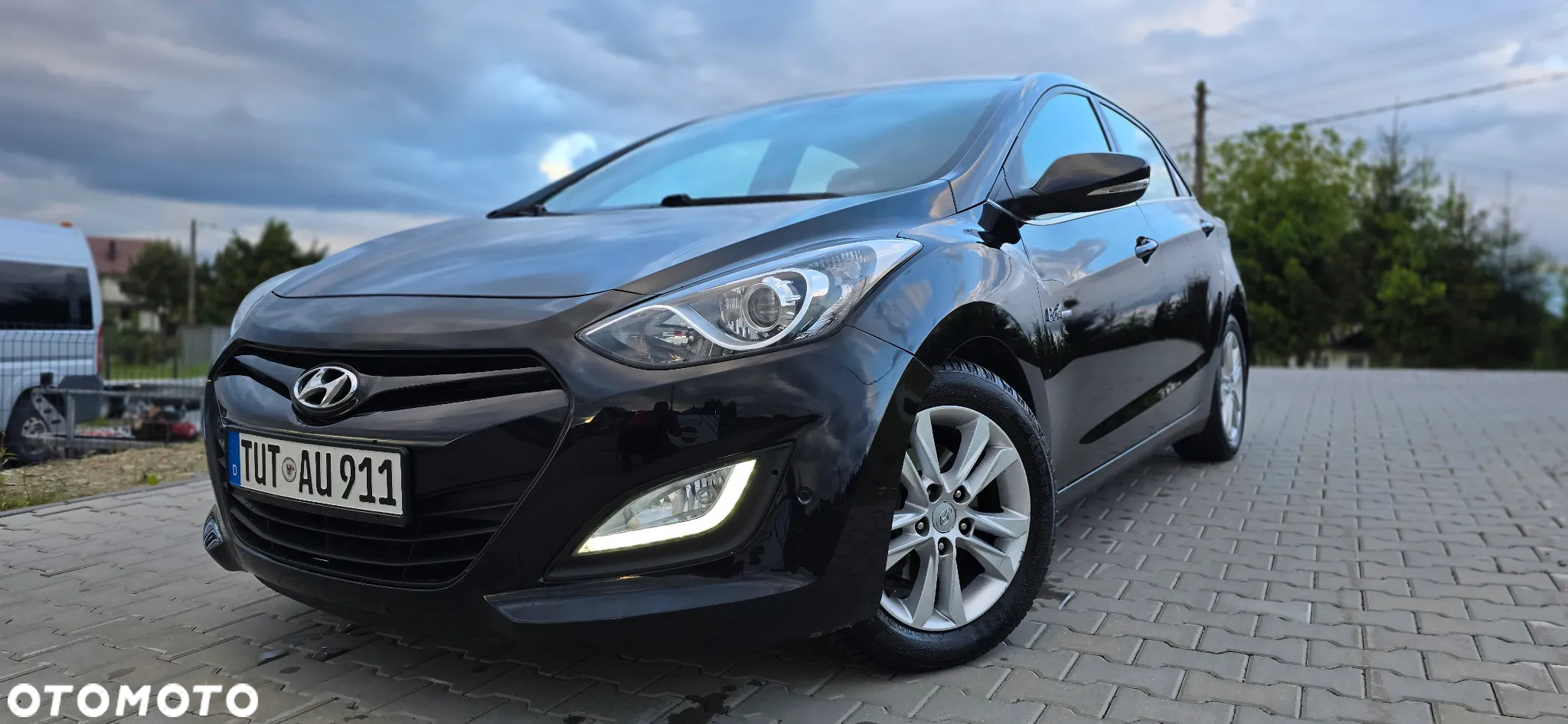 Hyundai i30 blue 1.6 CRDi Trend - 2