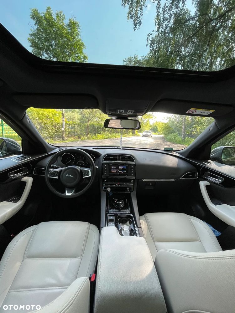 Jaguar F-Pace - 4