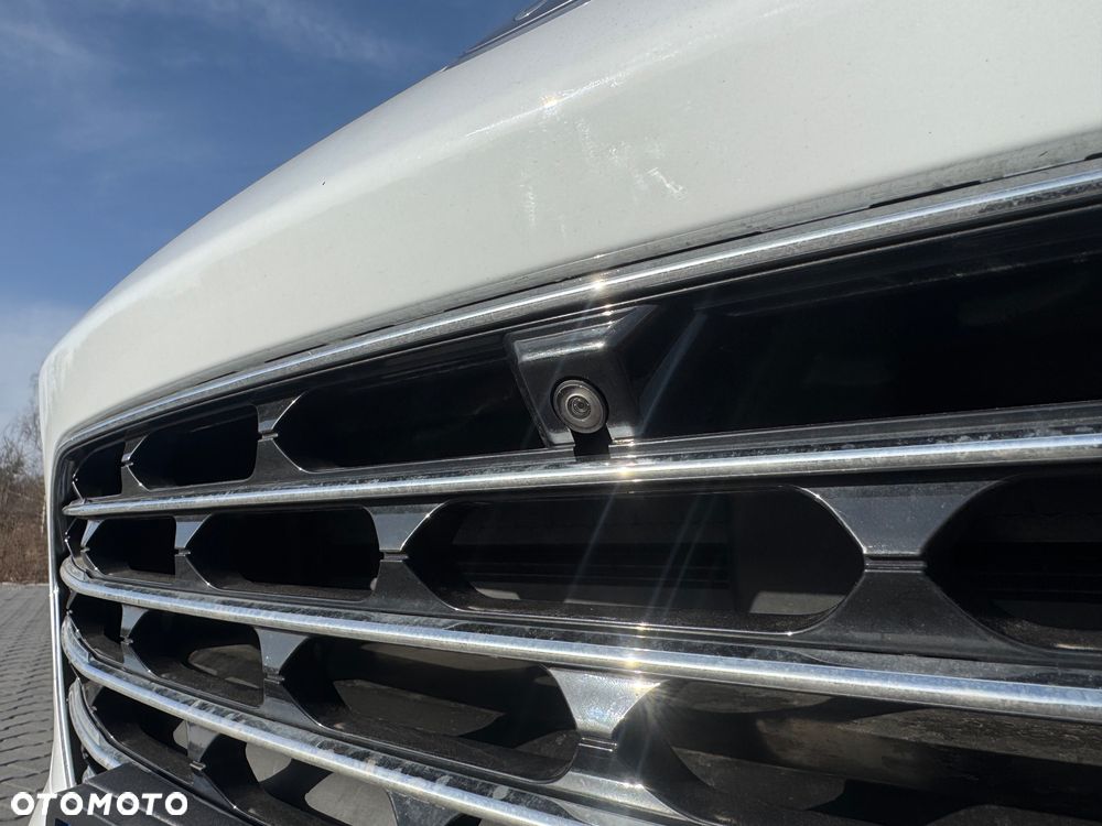 Ford Kuga 2.5 FHEV FWD Titanium - 24