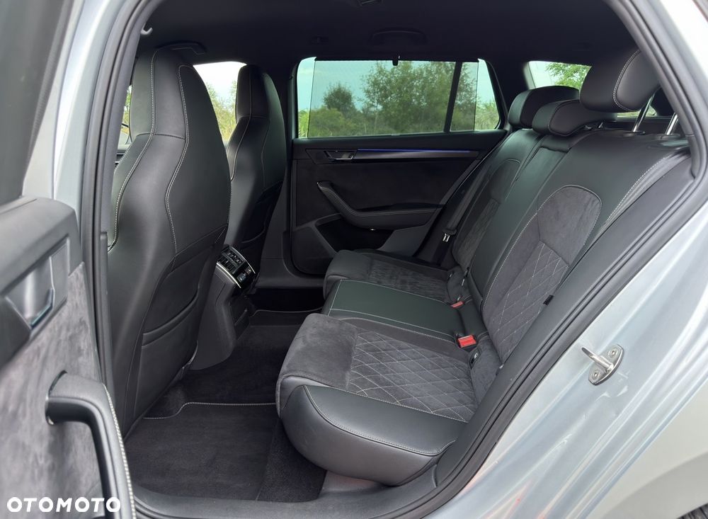 Skoda Superb 2.0 TDI SCR Sportline DSG - 33