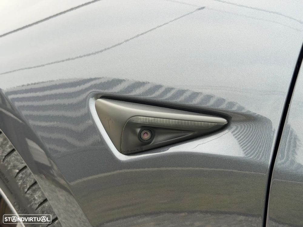 Tesla Model 3 Performance Dual Motor AWD - 24