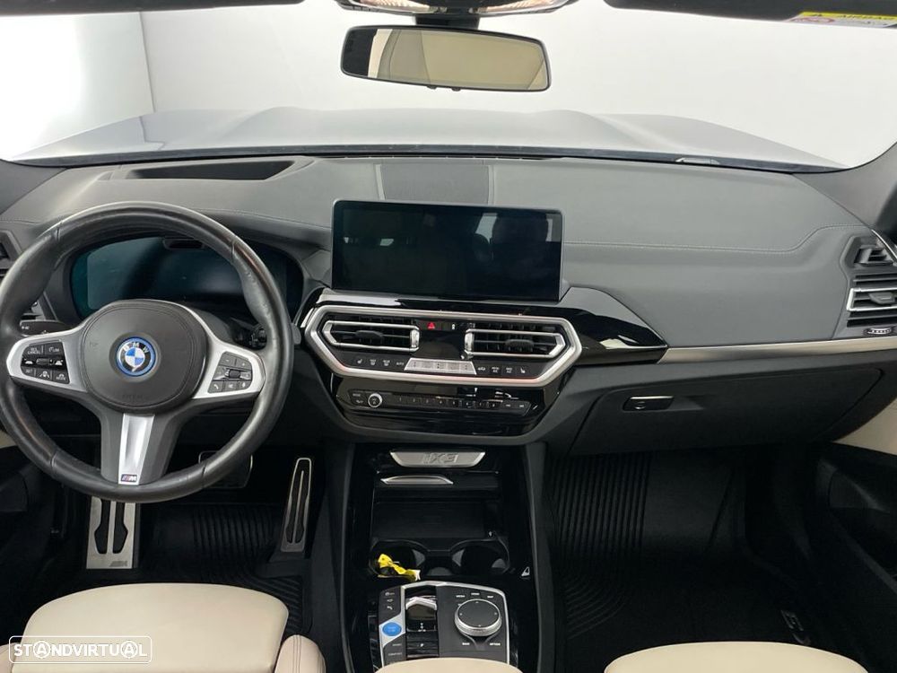 BMW iX3 M Sport Impressive - 10