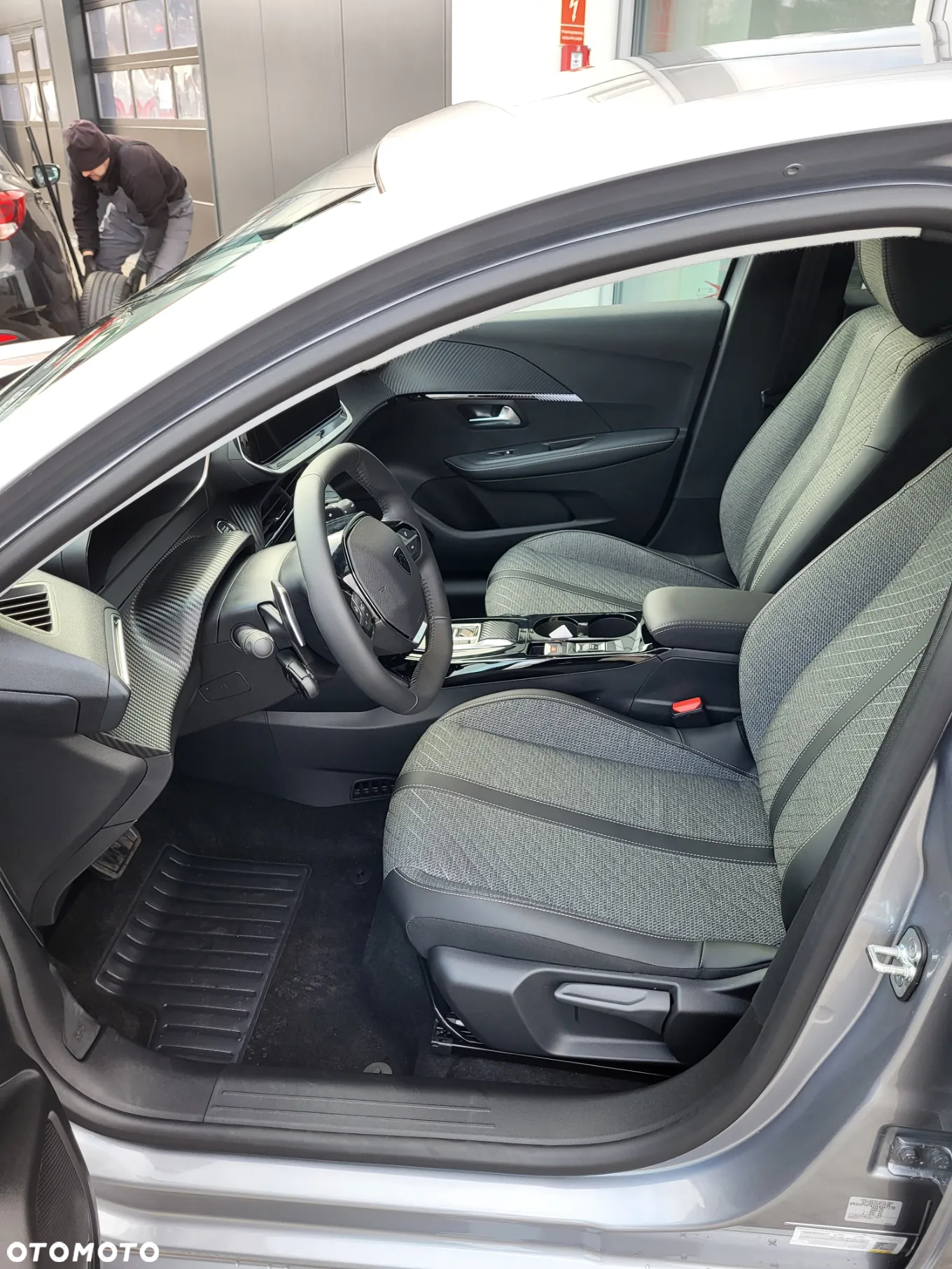 Peugeot 208 1.2 PureTech Allure S&S - 4
