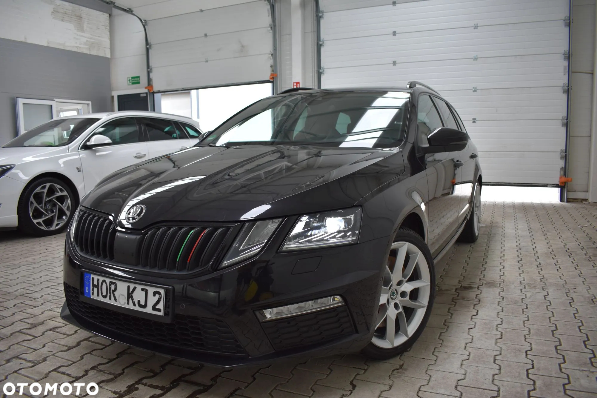 Skoda Octavia Combi 2.0 TSI RS - 6