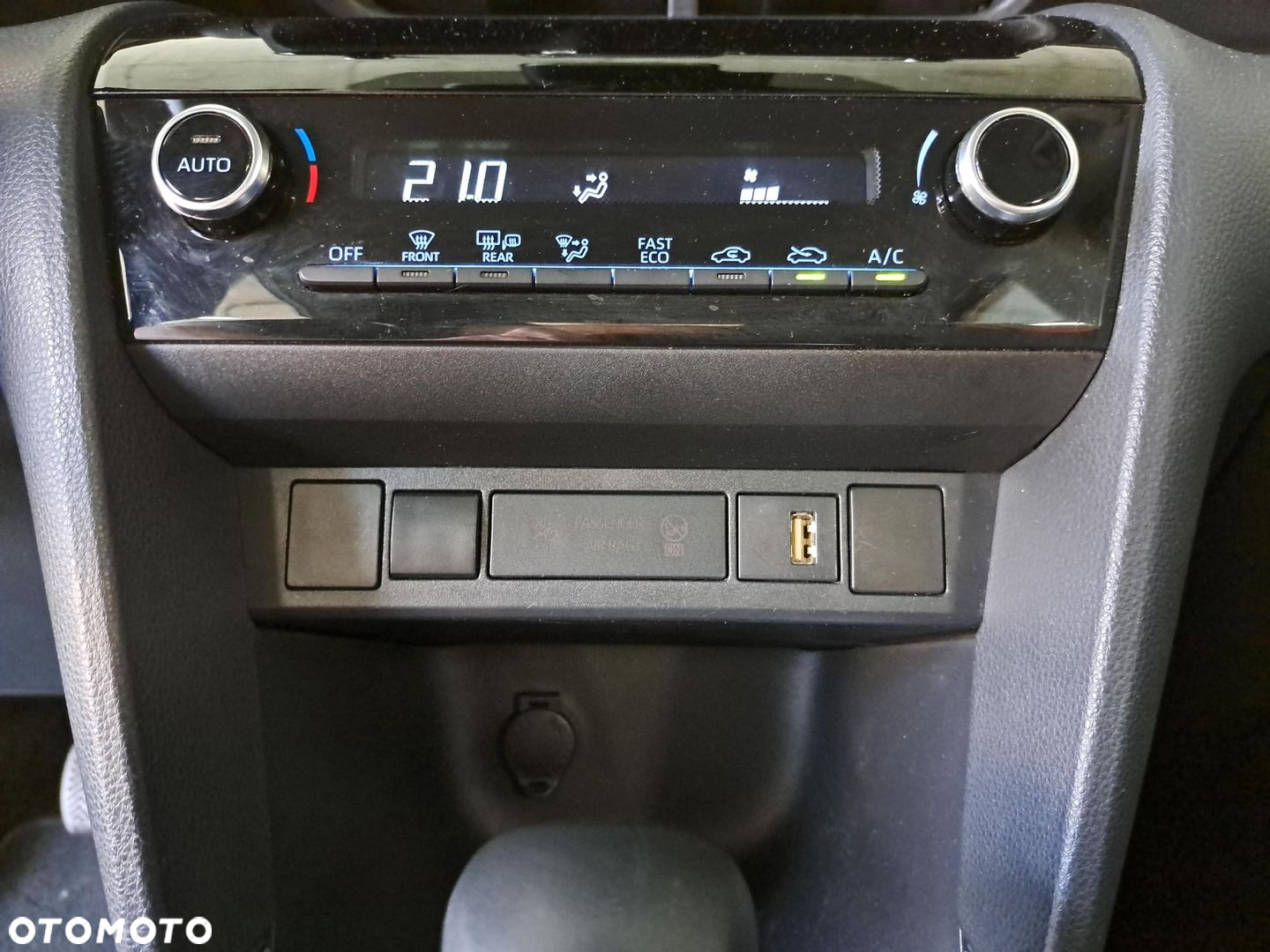 Toyota Yaris Cross - 24