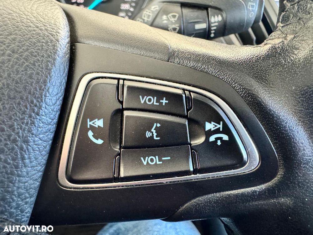 Ford Kuga 2.0 TDCi 2WD Trend - 38