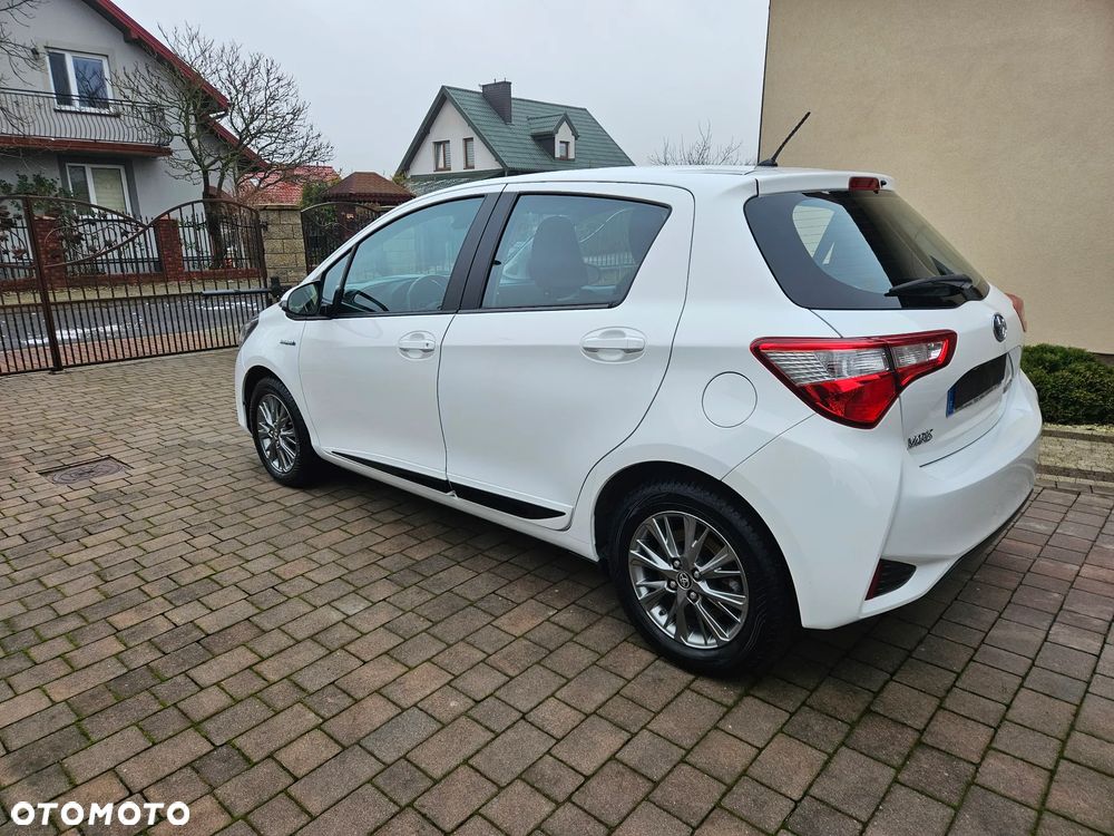 Toyota Yaris Hybrid 100 Selection - 5