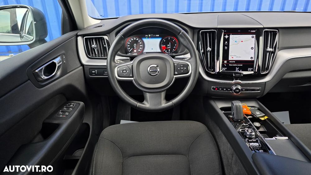 Volvo XC 60 B4 MHEV AT8 FWD Momentum Pro - 5