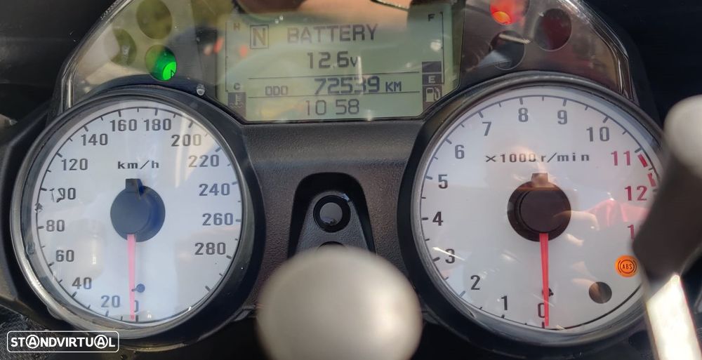 Kawasaki ZZR 1400 - 12