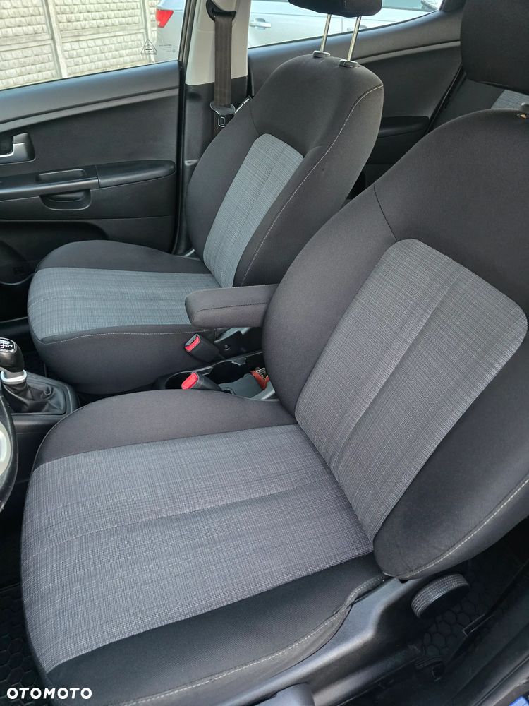 Kia Venga 1.4 CRDi 90 Attract - 21