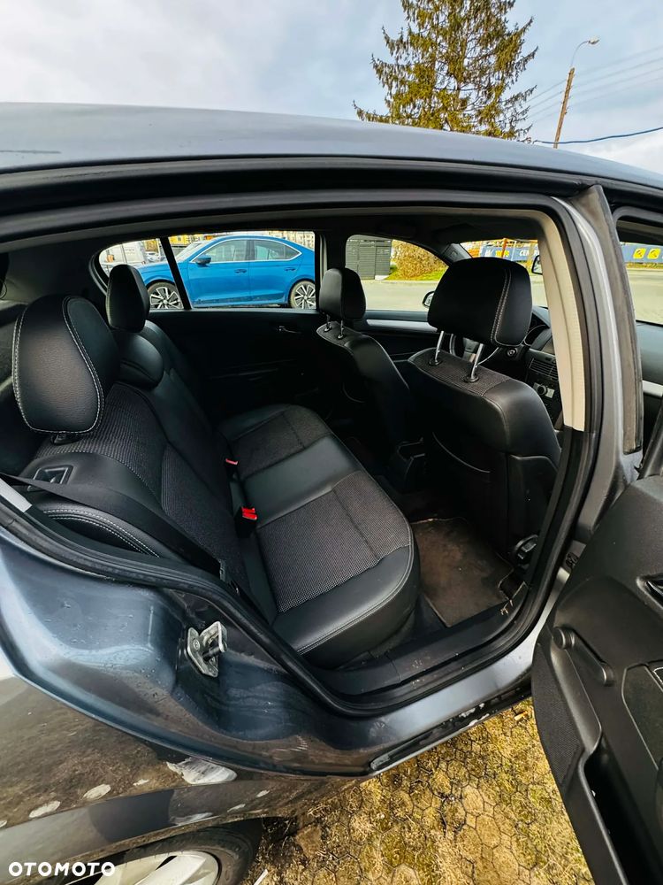 Opel Astra 1.6 Essentia - 13