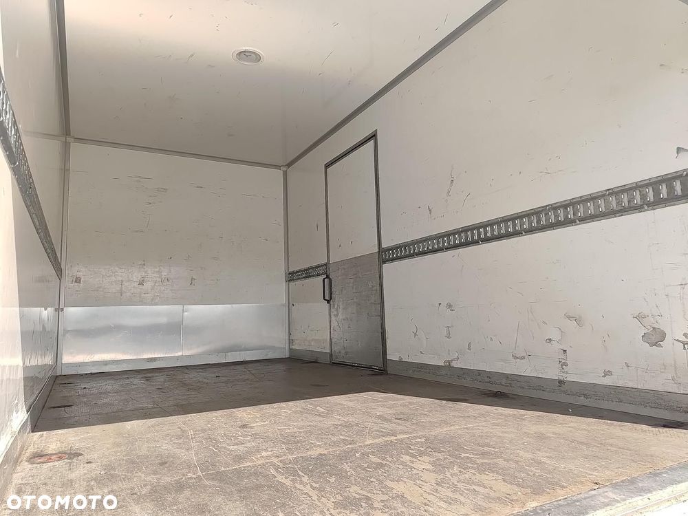 Mercedes-Benz Sprinter - 18