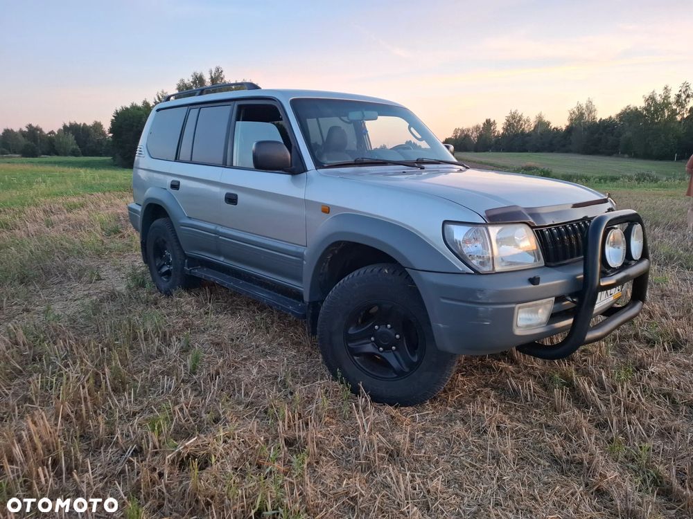 Toyota Land Cruiser - 1