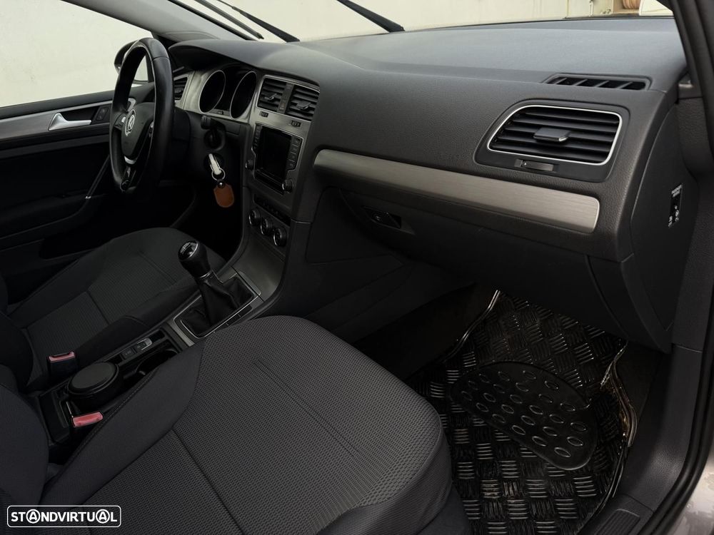 VW Golf 1.6 TDi BlueMotion Confortline - 11