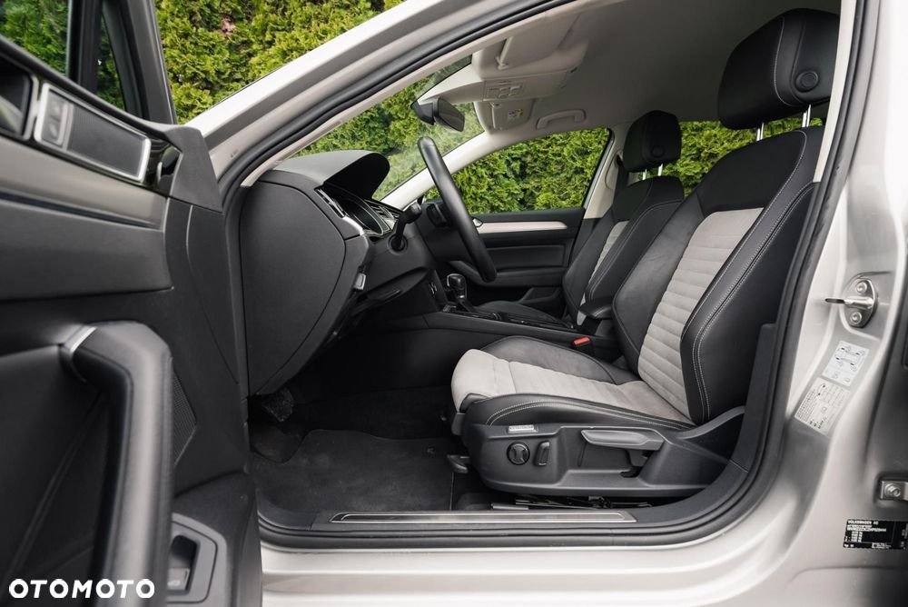 Volkswagen Passat - 13
