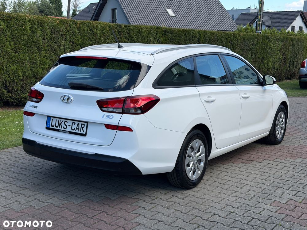 Hyundai i30 blue Kombi 1.4 Trend - 38