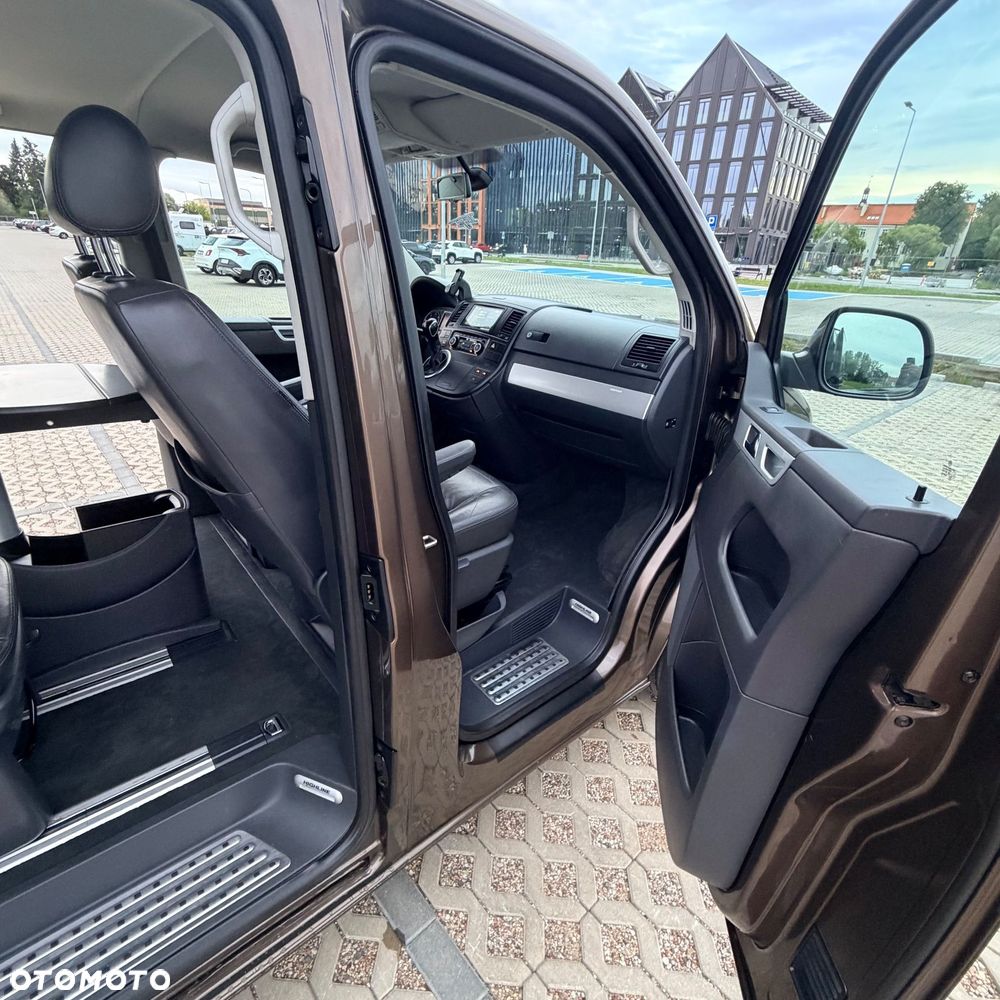 Volkswagen Multivan - 12