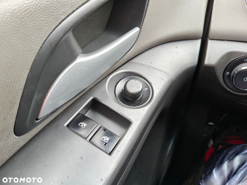 Chevrolet Captiva 2.4 2WD 7 Sitzer LS - 22