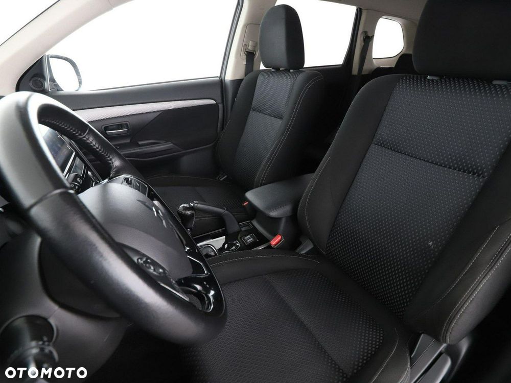 Mitsubishi Outlander 2.0 2WD Edition 100 - 13