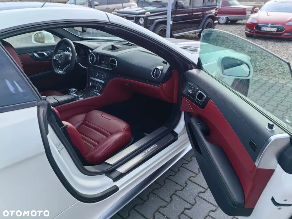 Mercedes-Benz SL 63 AMG - 16