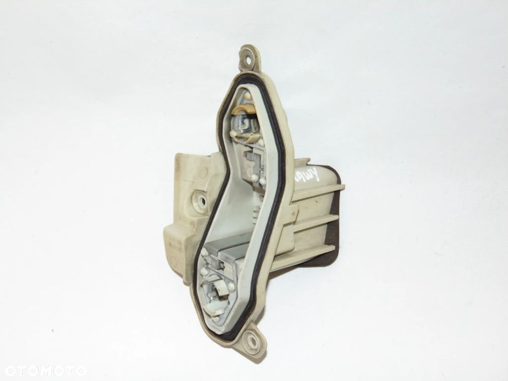 ORYGINAŁ wkład lampy lewej prawej tylny tył lewy prawy oprawka Opel Vectra C kombi 02-05r - 12
