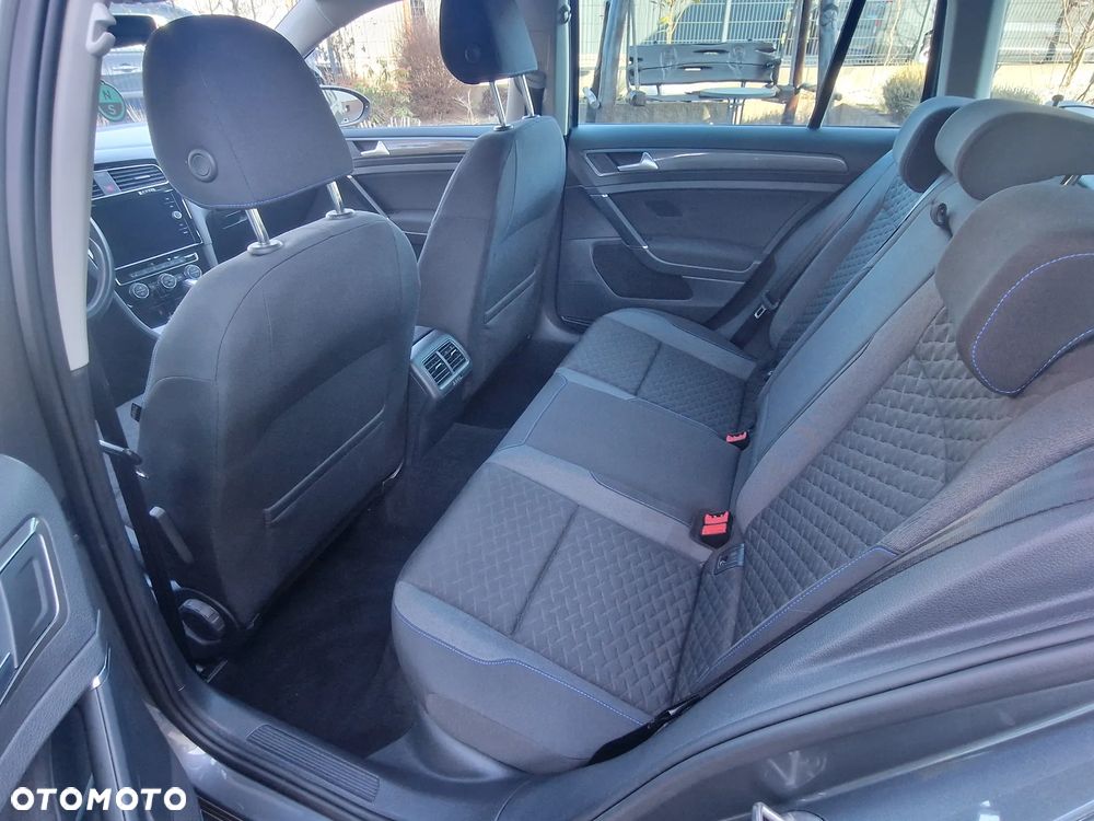 Volkswagen Golf 2.0 TDI R-Line DSG - 9