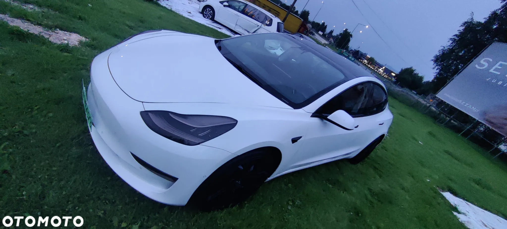 Tesla Model 3 - 8