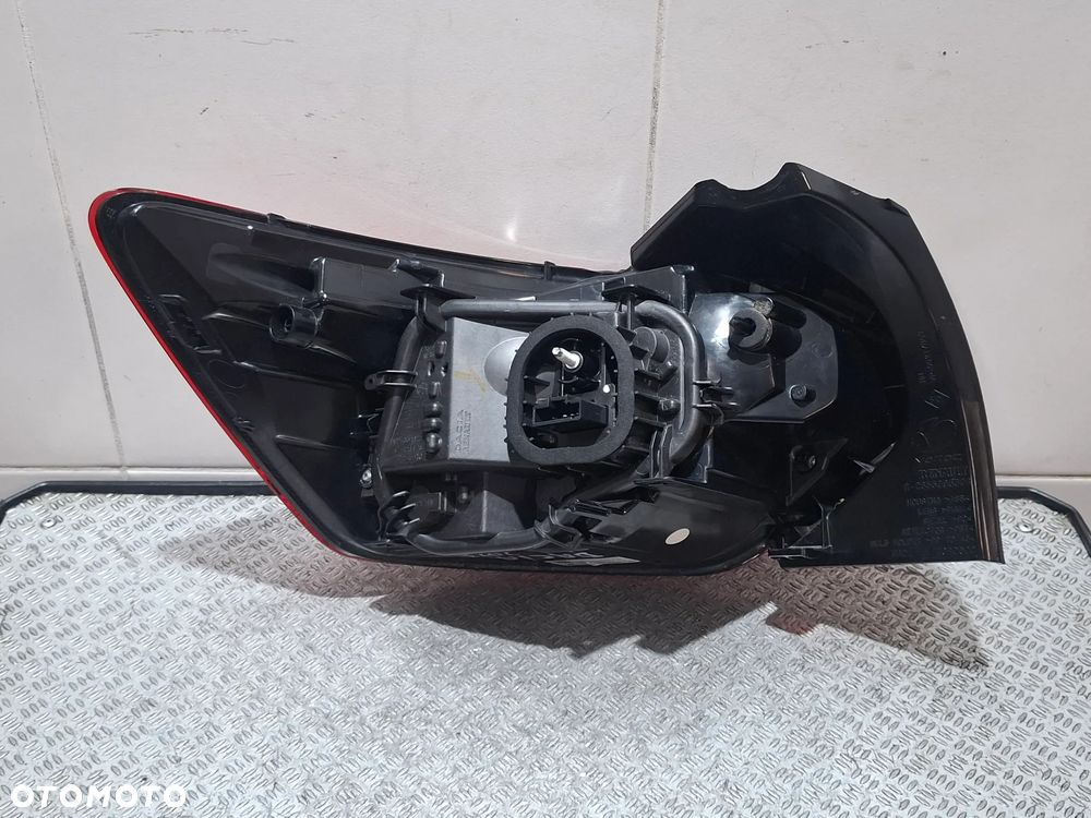 Lampa prawy tył Dacia Sandero 2023 rok nr 265508077R - 3