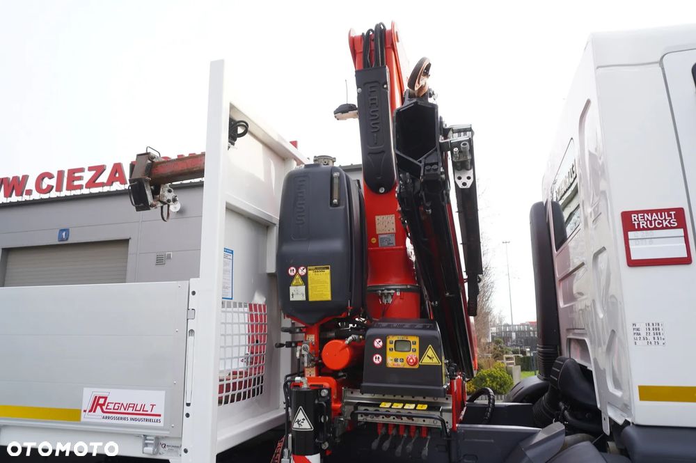 Renault C280 DTI 8 / HDS Fassi 5,6 t / Zasięg 8 m / Platforma 15 EPAL - 15