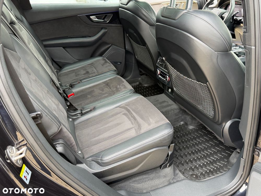 Audi Q7 50 TDI mHEV Quattro S Line Tiptr - 32