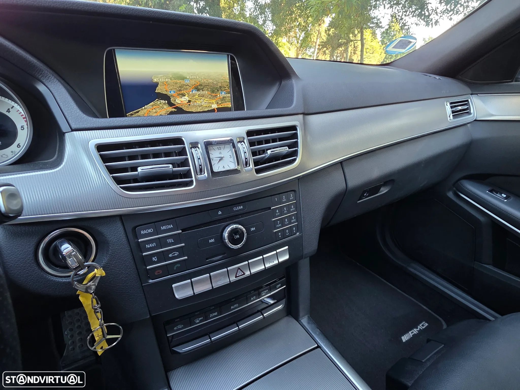 Mercedes-Benz E 300 Bluetec Hybrid Avantgarde - 22