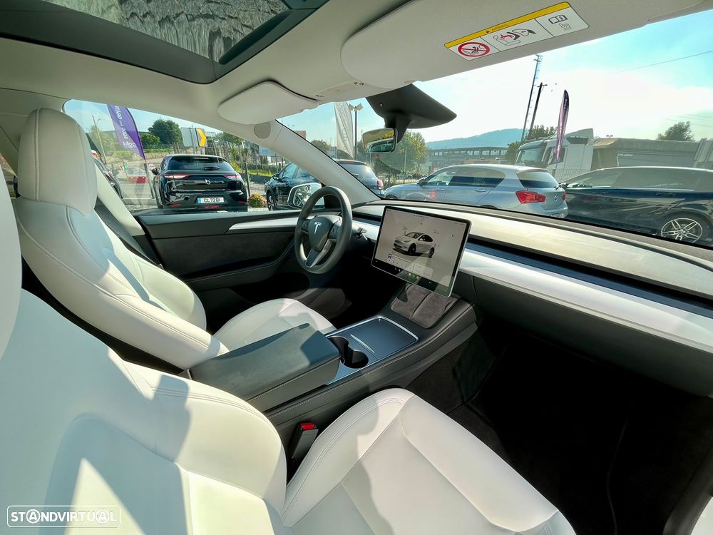 Tesla Model Y Standard - 13