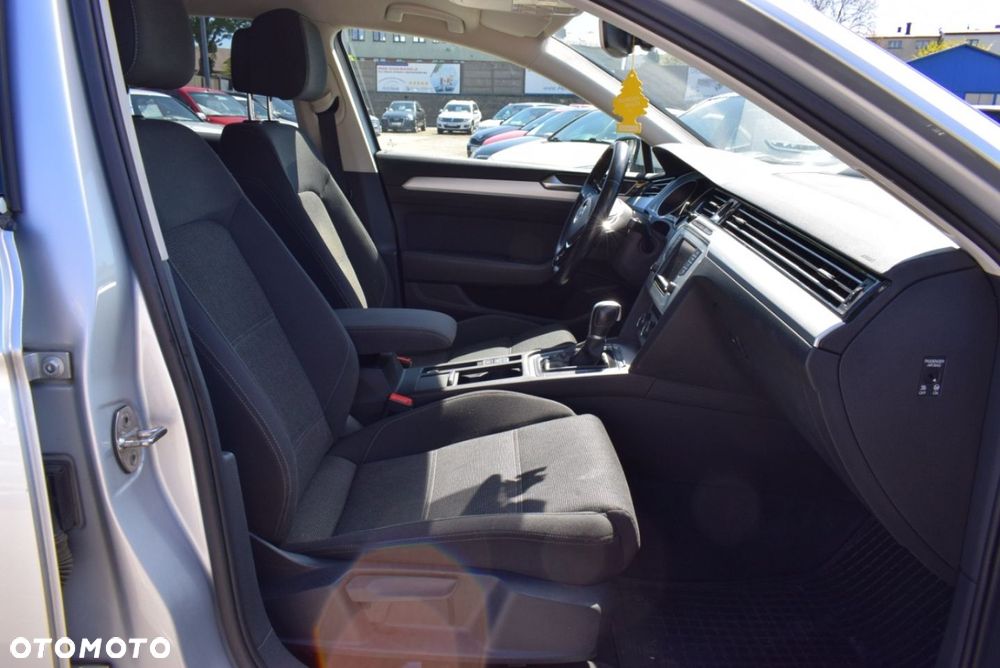 Volkswagen Passat - 27