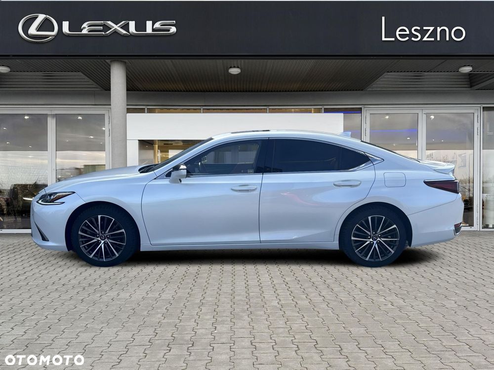 Lexus ES 300h Business Edition - 10