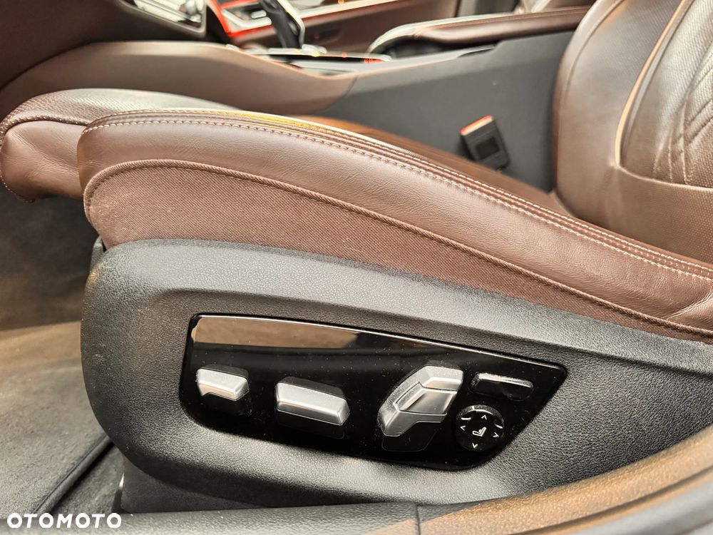 BMW Seria 5 540i xDrive M Sport sport - 35